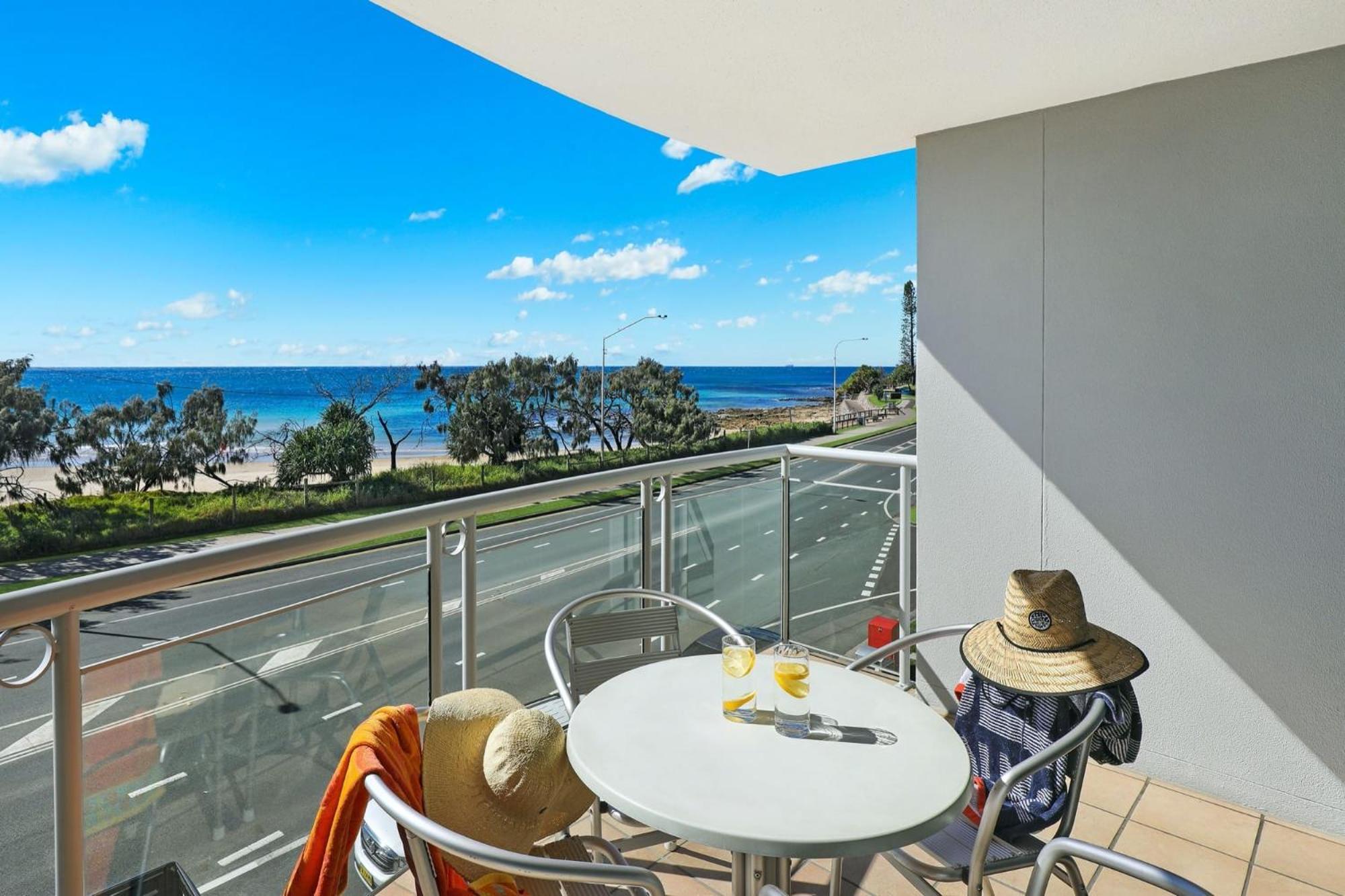 Grand Palais Boolarong Beachside Apartments Alexandra Headland Kültér fotó