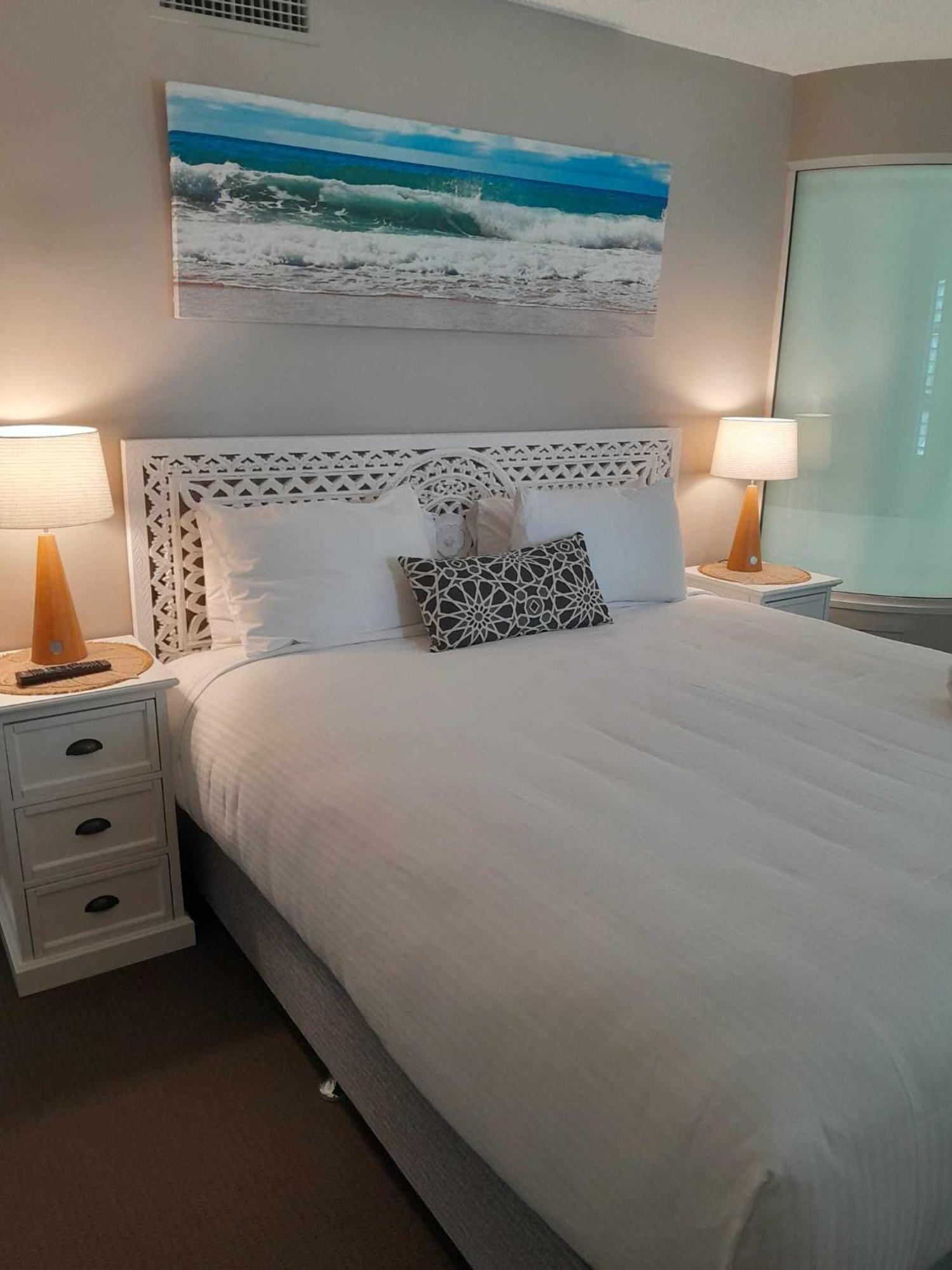 Grand Palais Boolarong Beachside Apartments Alexandra Headland Kültér fotó
