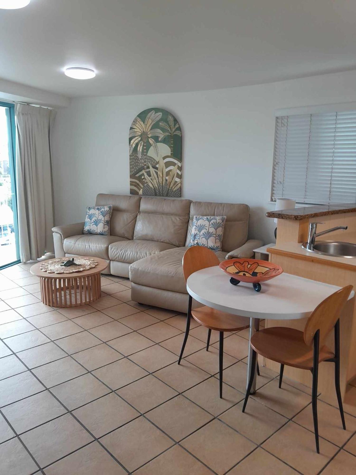 Grand Palais Boolarong Beachside Apartments Alexandra Headland Kültér fotó