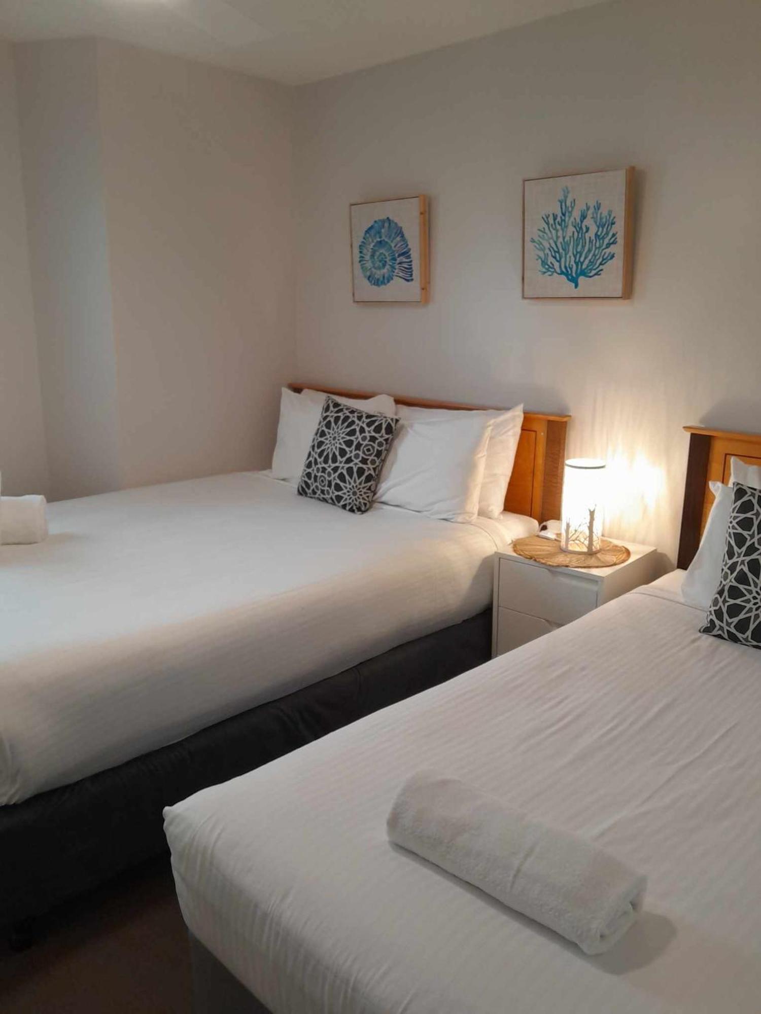 Grand Palais Boolarong Beachside Apartments Alexandra Headland Kültér fotó