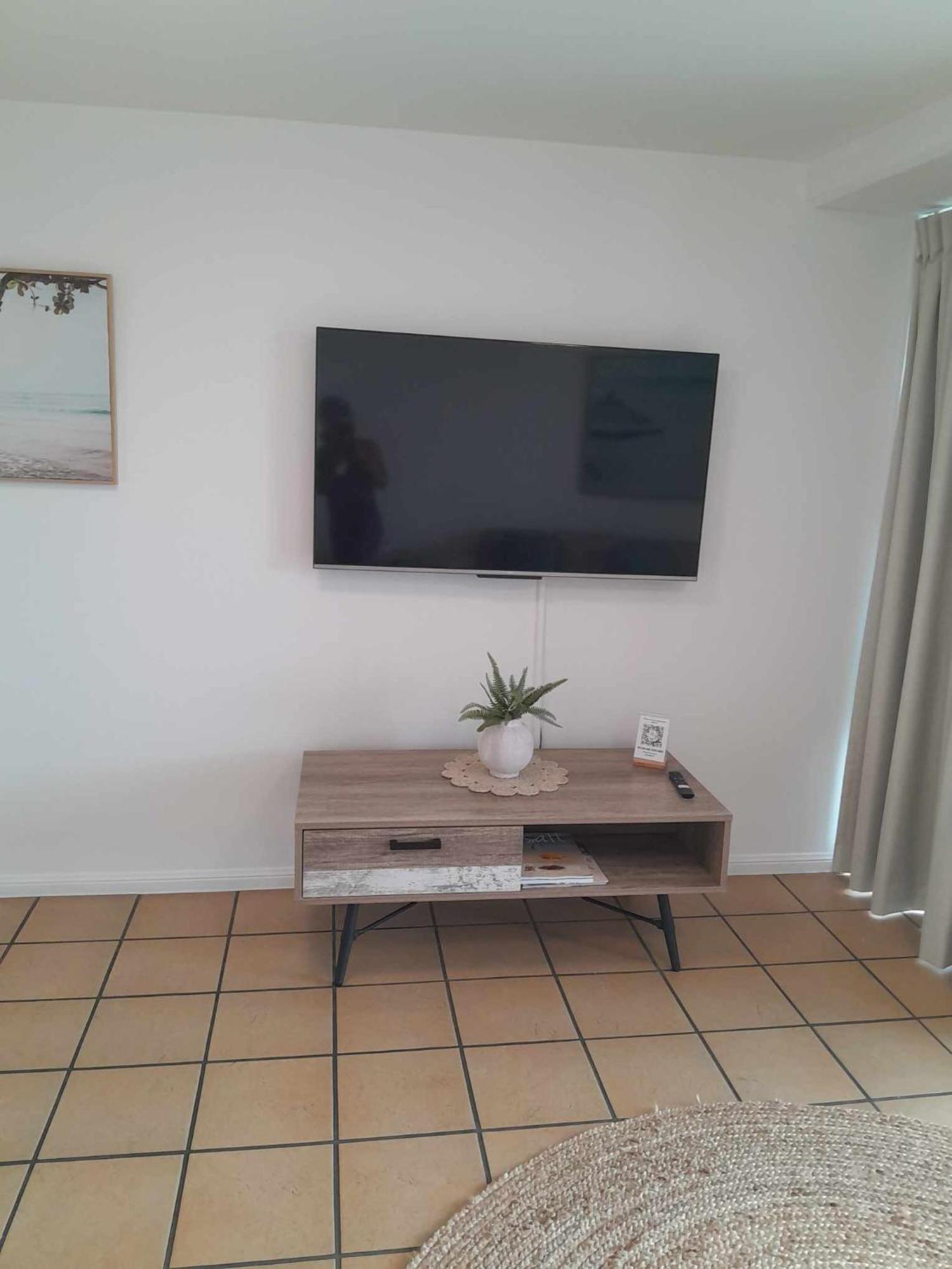 Grand Palais Boolarong Beachside Apartments Alexandra Headland Kültér fotó